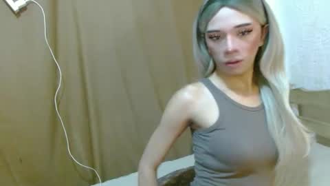 Cara online show from October 22, 2025, 2:34 am