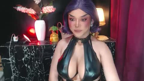 Snapshot of hugecockchristine chatting on June 5, 2026, 9:20 pm Christine online show from June 5, 2026, 9:20 pm