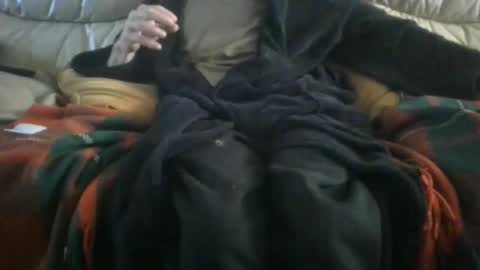 Snapshot of hugenob4u chatting on November 2, 2025, 3:25 pm hugenob4u online show from November 2, 2025, 3:25 pm