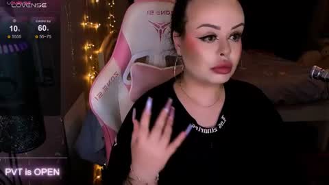 Snapshot of huggy_og chatting on July 6, 2026, 1:35 am Maddison online show from July 6, 2026, 1:35 am