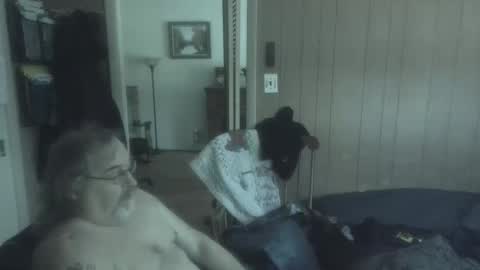 lonely huggy bear online show from February 26, 2025, 3:08 pm