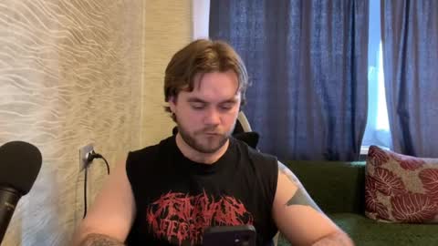 Snapshot of hugo__brad chatting on April 25, 2026, 1:52 pm Hugo online show from April 25, 2026, 1:52 pm