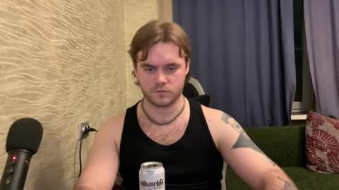 Snapshot of hugo__brad chatting on May 5, 2026, 8:28 pm Hugo online show from May 5, 2026, 8:28 pm
