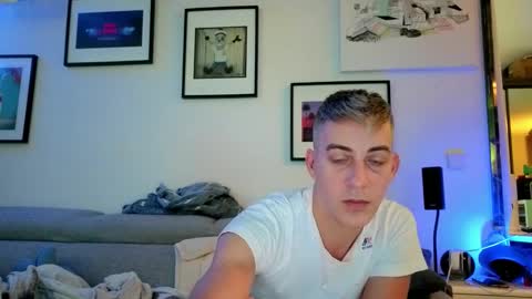 Hugo online show from November 8, 2025, 3:45 pm