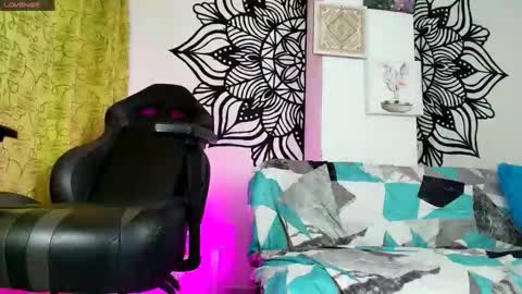 Snapshot of huila97 chatting on October 5, 2025, 12:31 am elecktra12 online show from October 5, 2025, 12:31 am