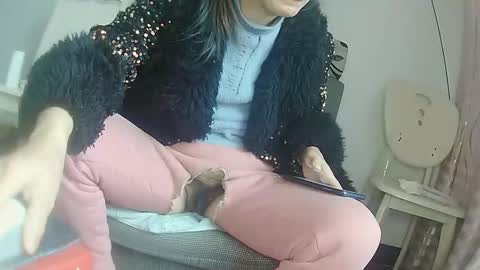 hujiajia520321431 online show from March 21, 2026, 1:21 am