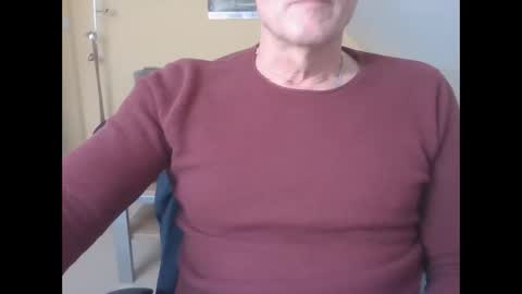 Snapshot of hundeleine chatting on February 28, 2025, 10:41 am hundeleine online show from February 28, 2025, 10:41 am