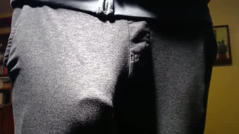 Snapshot of hung_hot_fit10 chatting on January 8, 2025, 1:32 am Big uncut cock dripping online show from January 8, 2025, 1:32 am