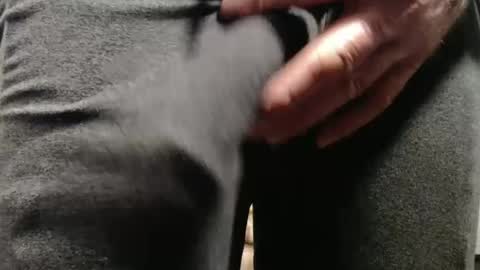 Snapshot of hung_hot_fit10 chatting on October 5, 2025, 2:32 am Big uncut cock dripping online show from October 5, 2025, 2:32 am