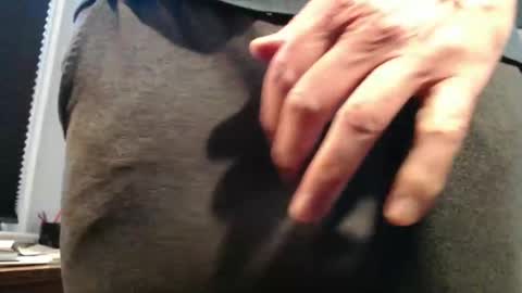 Snapshot of hung_hot_fit10 chatting on October 27, 2025, 1:04 pm Big uncut cock dripping online show from October 27, 2025, 1:04 pm