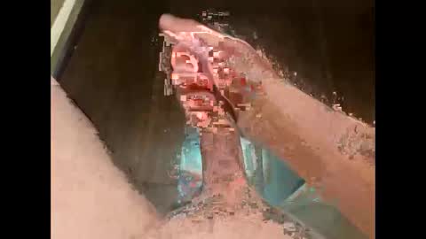 hung_mac0 online show from May 18, 2026, 12:40 am