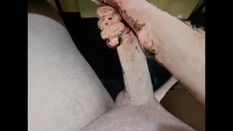 hung_mac0 online show from May 18, 2026, 5:08 pm