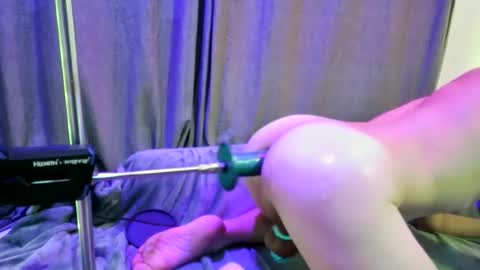 Snapshot of hunggreedybtm chatting on September 24, 2025, 5:11 am Greedybttm online show from September 24, 2025, 5:11 am