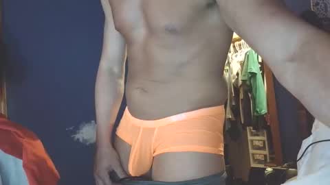 hunglikeray2286 online show from May 24, 2026, 7:57 am