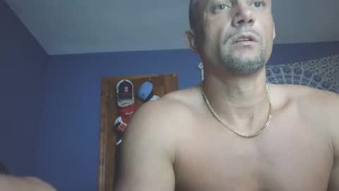 hunglikeray2286 online show from May 31, 2026, 3:47 am