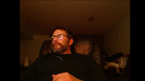 Snapshot of hunglonelyguy chatting on April 28, 2026, 2:38 am LonelyGuy online show from April 28, 2026, 2:38 am