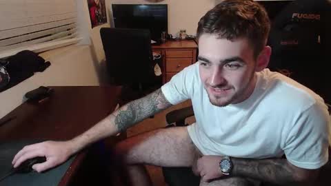 hungmtnman2256 online show from December 4, 2025, 1:48 am