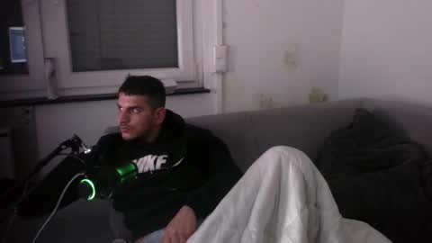 Snapshot of hungryboyyb chatting on December 13, 2025, 11:32 pm LittleDevilXo1999 online show from December 13, 2025, 11:32 pm