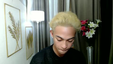 Snapshot of hunk_edward chatting on June 15, 2026, 9:55 am hunk_edward online show from June 15, 2026, 9:55 am
