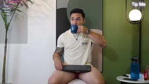 hunk_ryan online show from February 14, 2025, 11:42 am