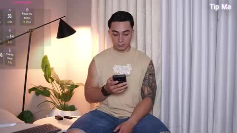 hunk_ryan online show from October 30, 2025, 9:44 am