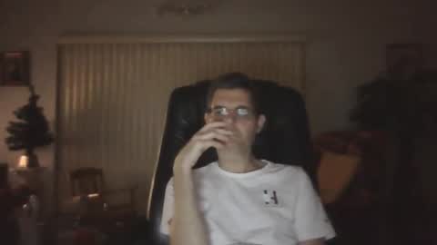 Snapshot of hunkmasclefad458 chatting on December 2, 2025, 4:40 am hunkmasclefad458 online show from December 2, 2025, 4:40 am