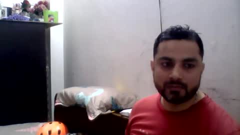 hunkster102 online show from April 18, 2026, 4:11 pm