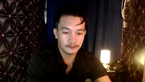 hunkylloyd online show from December 10, 2024, 2:38 am