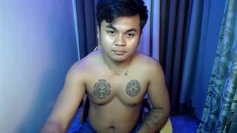 Snapshot of hunkyzeus chatting on May 15, 2026, 5:42 pm hunkyzeus online show from May 15, 2026, 5:42 pm