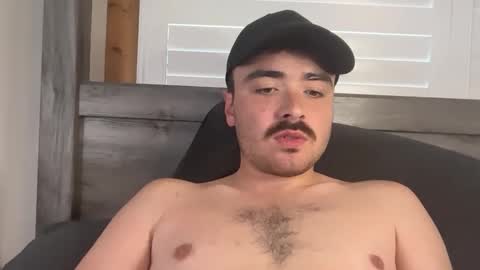 Snapshot of hunterbentleyy chatting on September 16, 2025, 9:05 pm Hunter online show from September 16, 2025, 9:05 pm