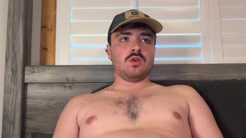 Snapshot of hunterbentleyy chatting on October 3, 2025, 10:18 pm Hunter online show from October 3, 2025, 10:18 pm