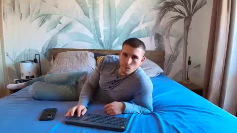 Snapshot of hunterbridges chatting on November 7, 2025, 11:10 am Hunter Bridges online show from November 7, 2025, 11:10 am