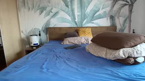 Snapshot of hunterbridges chatting on November 16, 2025, 10:54 am Hunter Bridges online show from November 16, 2025, 10:54 am