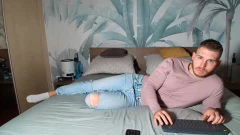 Snapshot of hunterbridges chatting on November 22, 2025, 5:39 am Hunter Bridges online show from November 22, 2025, 5:39 am