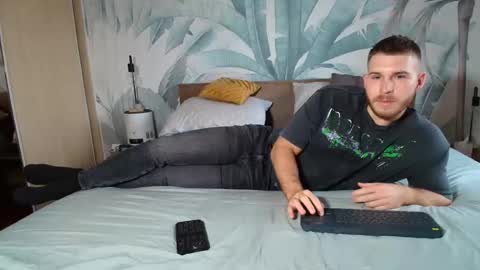 Snapshot of hunterbridges chatting on November 26, 2025, 8:59 am Hunter Bridges online show from November 26, 2025, 8:59 am