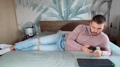 Snapshot of hunterbridges chatting on November 30, 2025, 8:51 am Hunter Bridges online show from November 30, 2025, 8:51 am