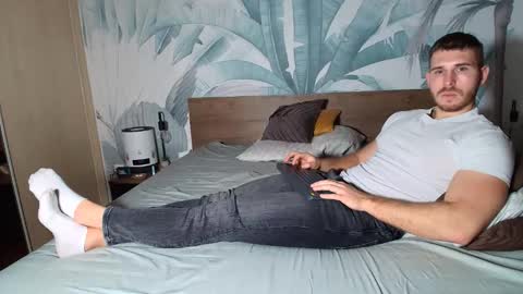 Snapshot of hunterbridges chatting on December 5, 2025, 2:36 pm Hunter Bridges online show from December 5, 2025, 2:36 pm