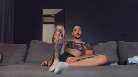 Snapshot of huntingod chatting on December 2, 2025, 5:52 pm HuntinGOD online show from December 2, 2025, 5:52 pm