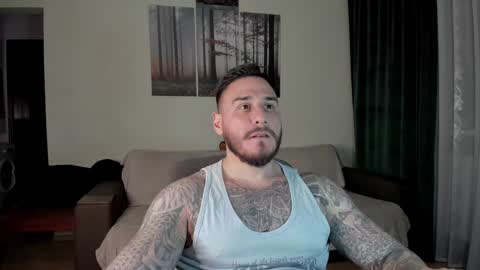 huntyourheart94 online show from January 17, 2025, 8:55 pm