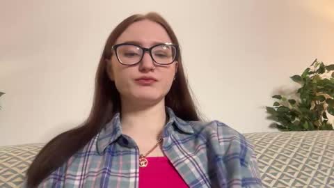 Snapshot of huongbally chatting on December 17, 2025, 1:55 am Dana online show from December 17, 2025, 1:55 am