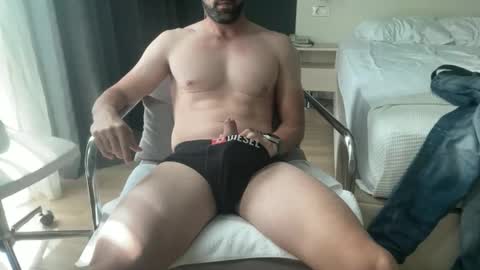 Snapshot of huracan01 chatting on September 20, 2025, 10:05 am huracan01 online show from September 20, 2025, 10:05 am