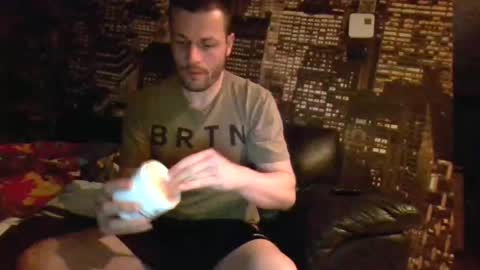 hurley7890 online show from February 12, 2025, 2:56 am