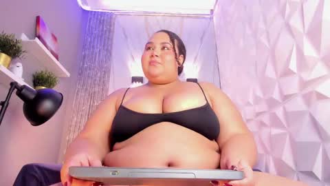 Snapshot of hurren_matt1 chatting on February 24, 2025, 6:49 am Hurren online show from February 24, 2025, 6:49 am