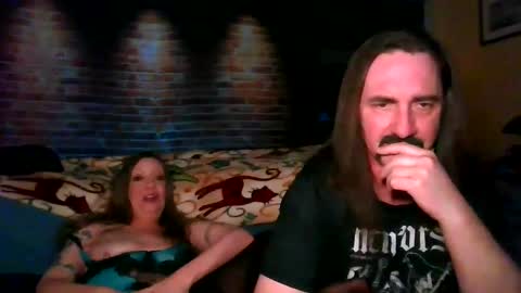 Snapshot of husbandwife4life chatting on December 28, 2024, 9:20 am husbandwife4life online show from December 28, 2024, 9:20 am