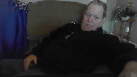 Snapshot of hvl13 chatting on February 21, 2025, 9:43 pm hvl13 online show from February 21, 2025, 9:43 pm