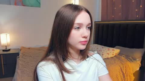 Snapshot of hwadwellingham chatting on May 9, 2026, 7:24 am Lily online show from May 9, 2026, 7:24 am
