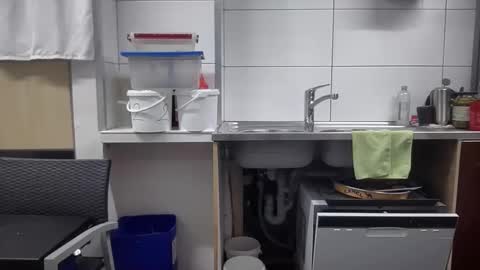 Snapshot of hybride8825 chatting on October 4, 2025, 6:00 am hybride8825 online show from October 4, 2025, 6:00 am