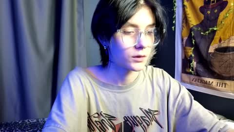 Hyeon Jin online show from February 2, 2025, 8:41 pm