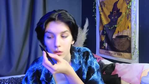 Hyeon Jin online show from February 6, 2025, 8:45 pm