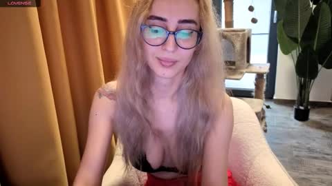 Emma Ava online show from September 17, 2025, 7:10 am
